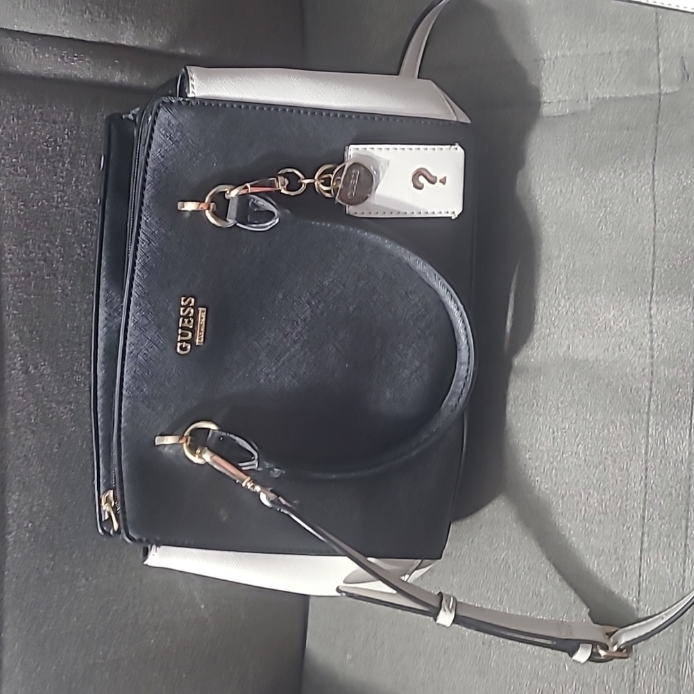 Guess EUC handbag